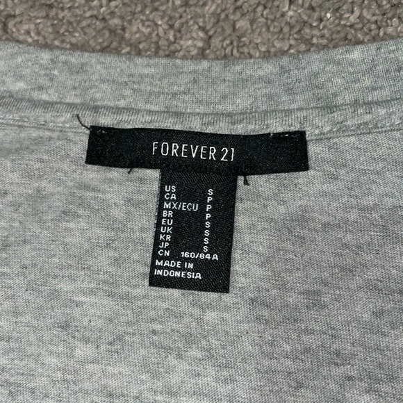 NWOT FOREVER 21 Gray V-Neck - Picture 2 of 4